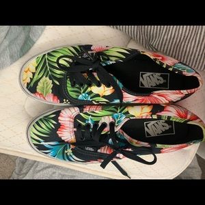 great condition hawaiian vans
